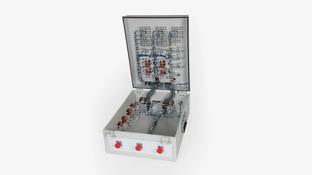 Boîtier technique avec connecteurs