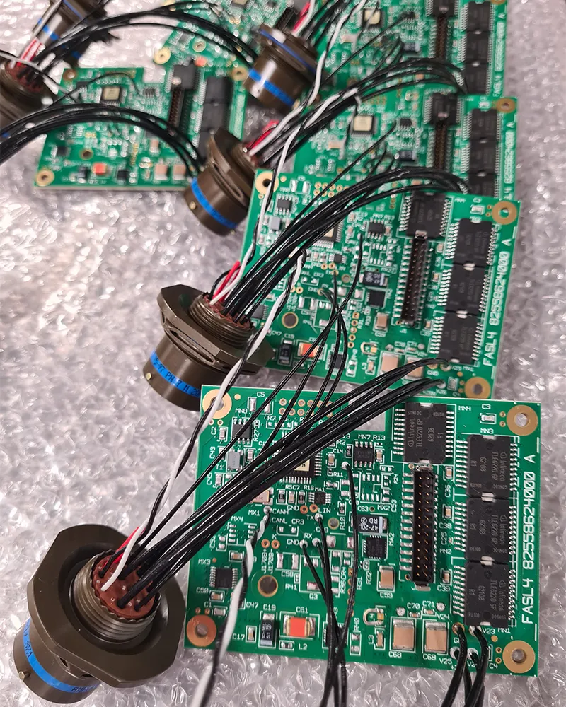 Carte électronique et son câblage connecteur