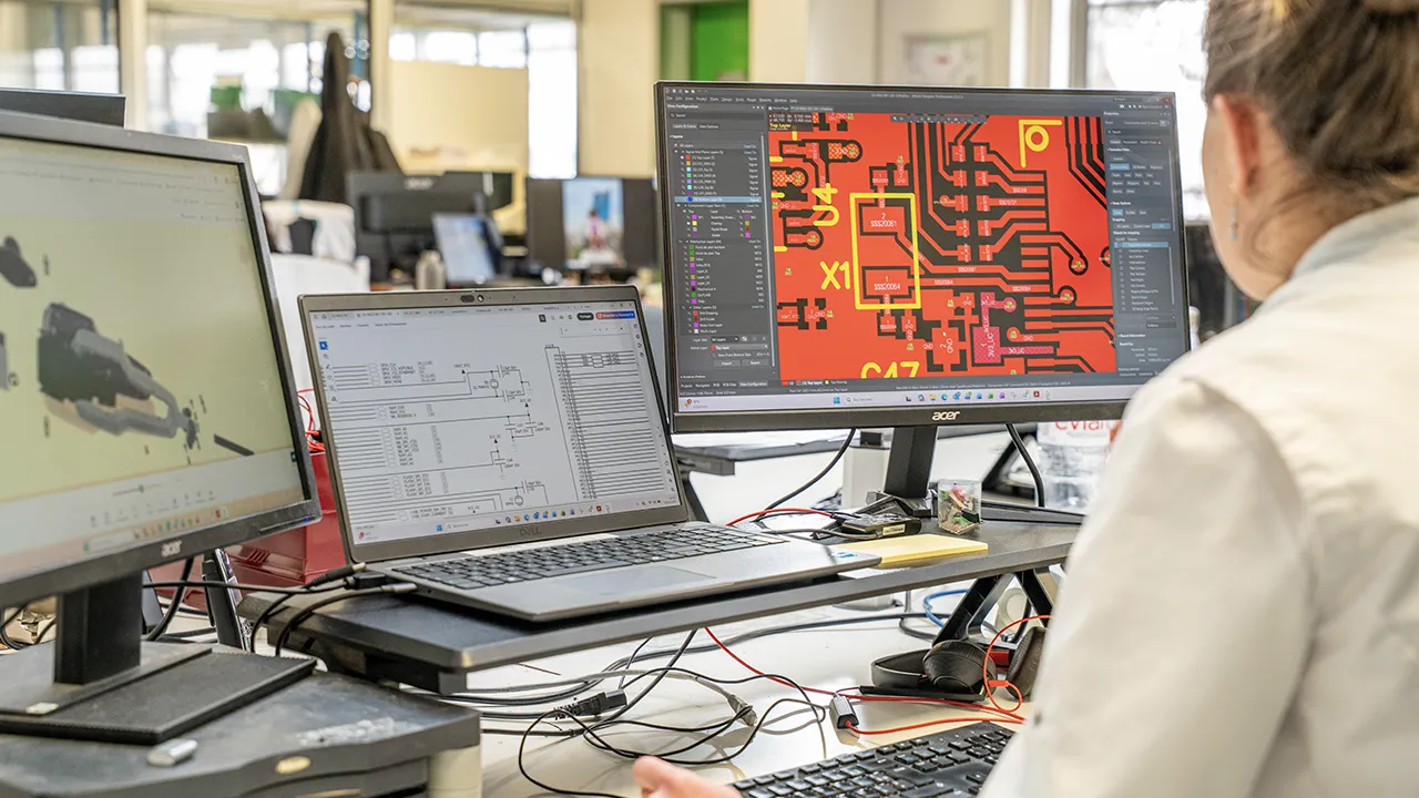 Poste technique de conception dans un bureau de recherche et développement