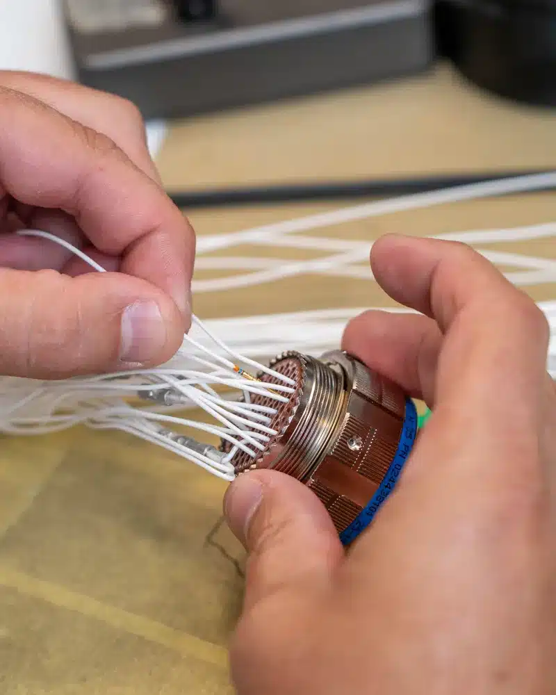 Intégration électronique sur mesure et assurance qualité - EMKA