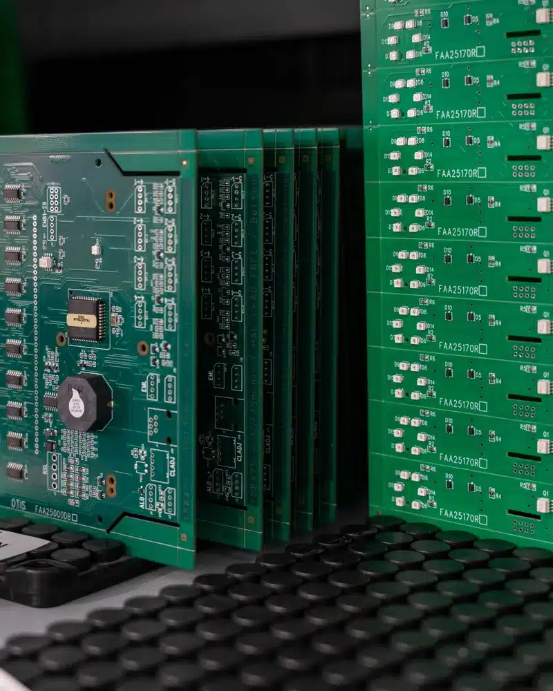 Fabrication électronique en petites, moyennes et grandes séries - EMKA Electronique